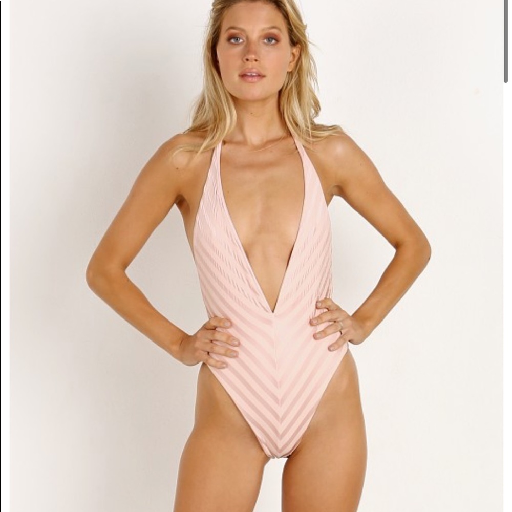 Adorable bathing suit NWT never been worn